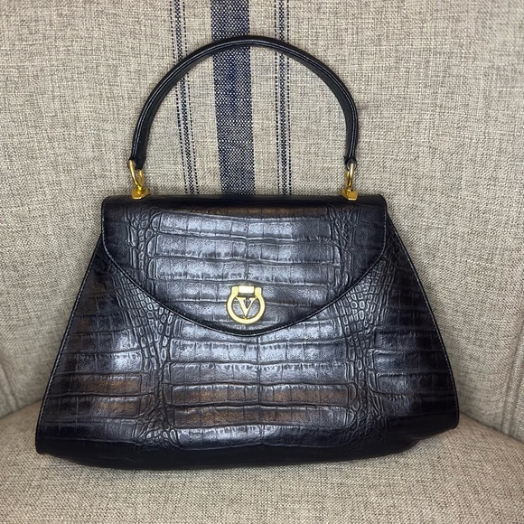 BUY MY CLOSET- MOVING SALE. Need to find a new home for all my lovelies! OFFER?! - Picture 7 of 9